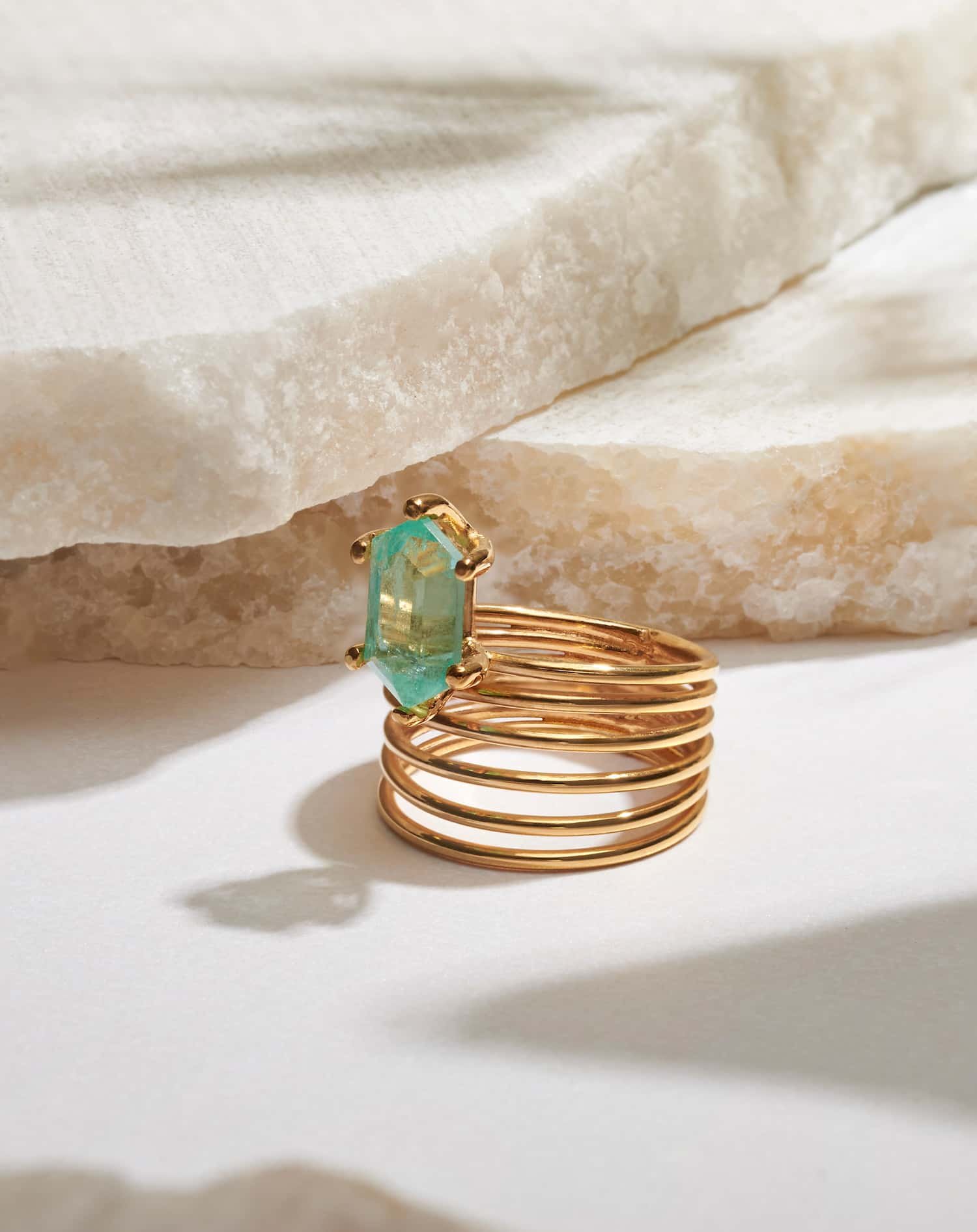 Anillo infinito esmeralda