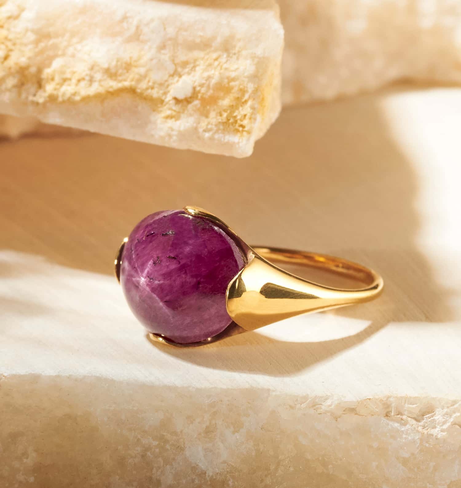 Anillo rubí estrella