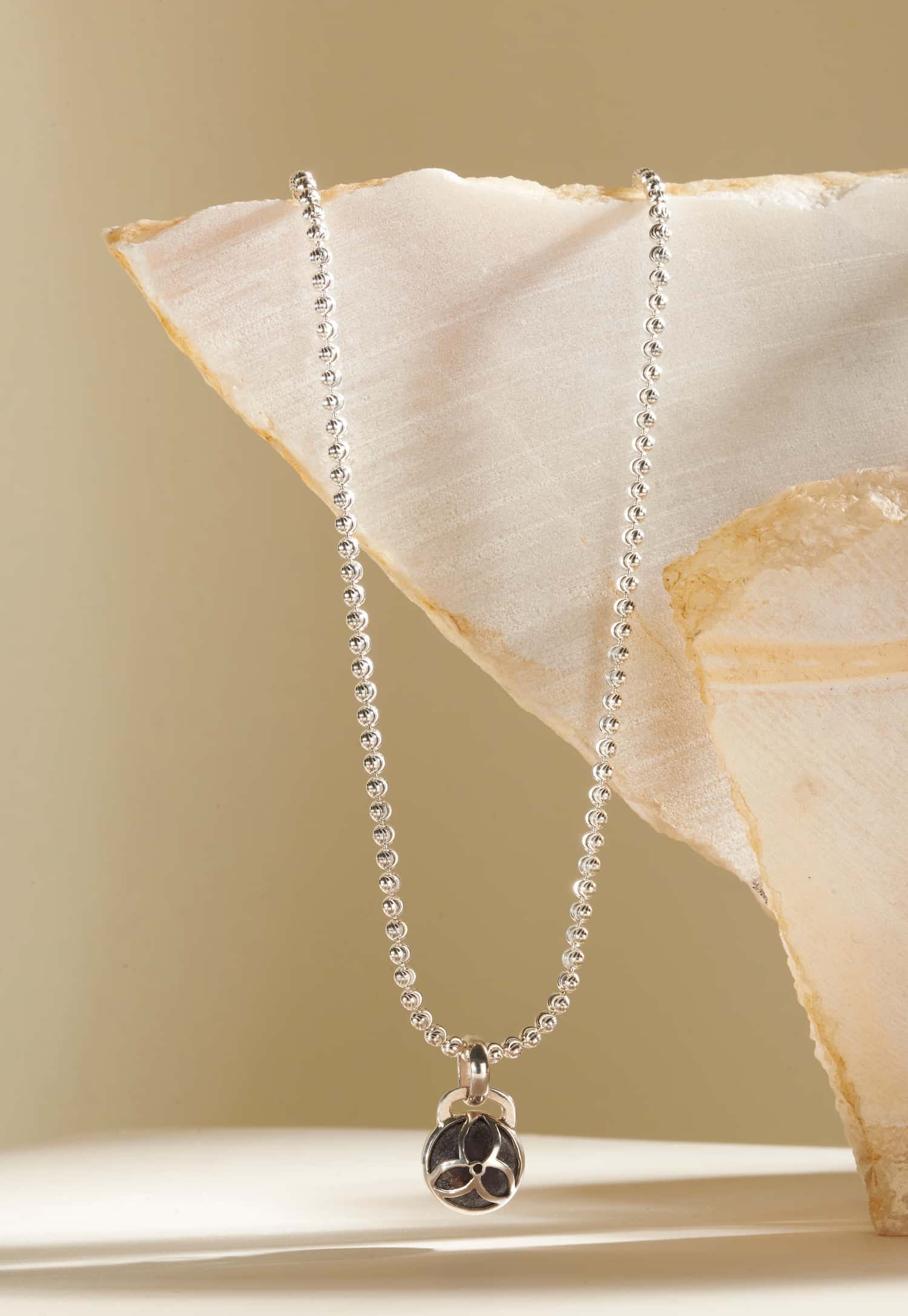 Collar zafiro estrella